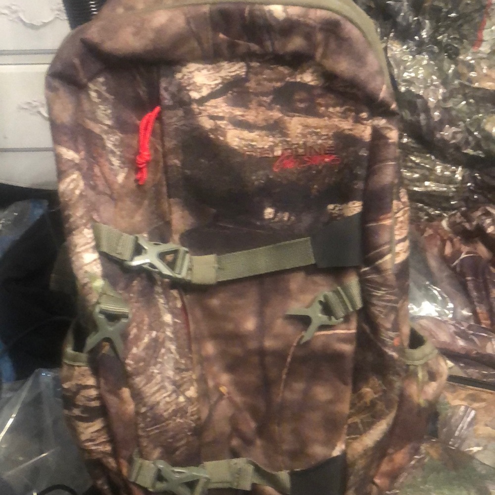Field line pro series day pack real tree pattern